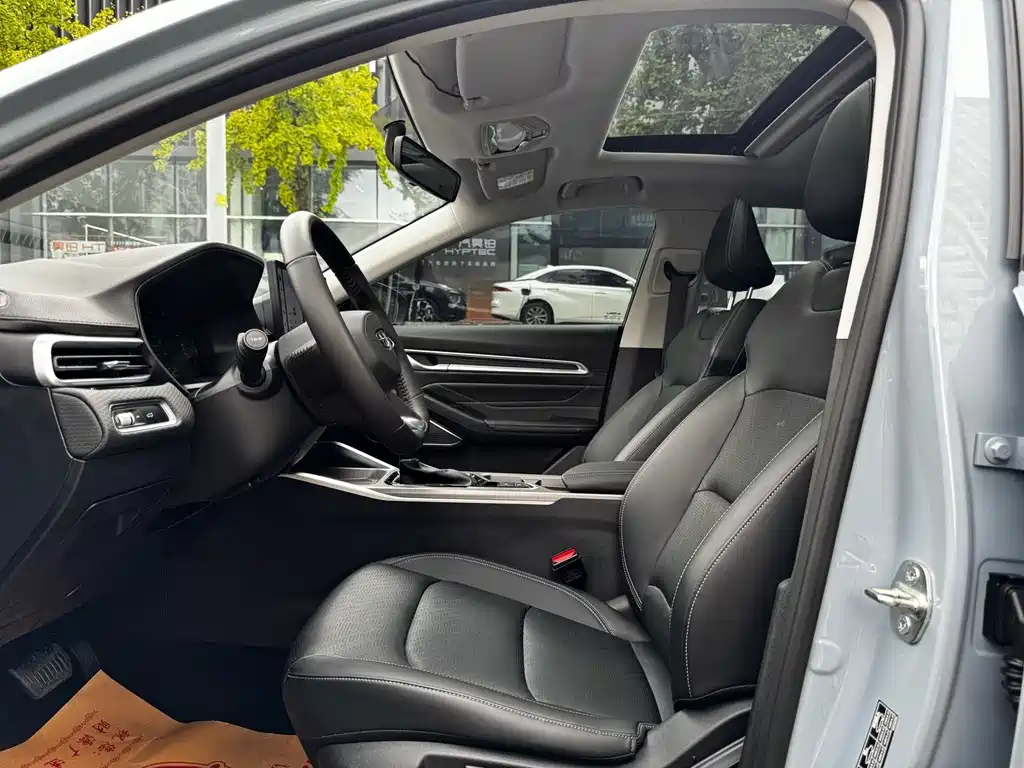Geely Emgrand — миниатюра 5