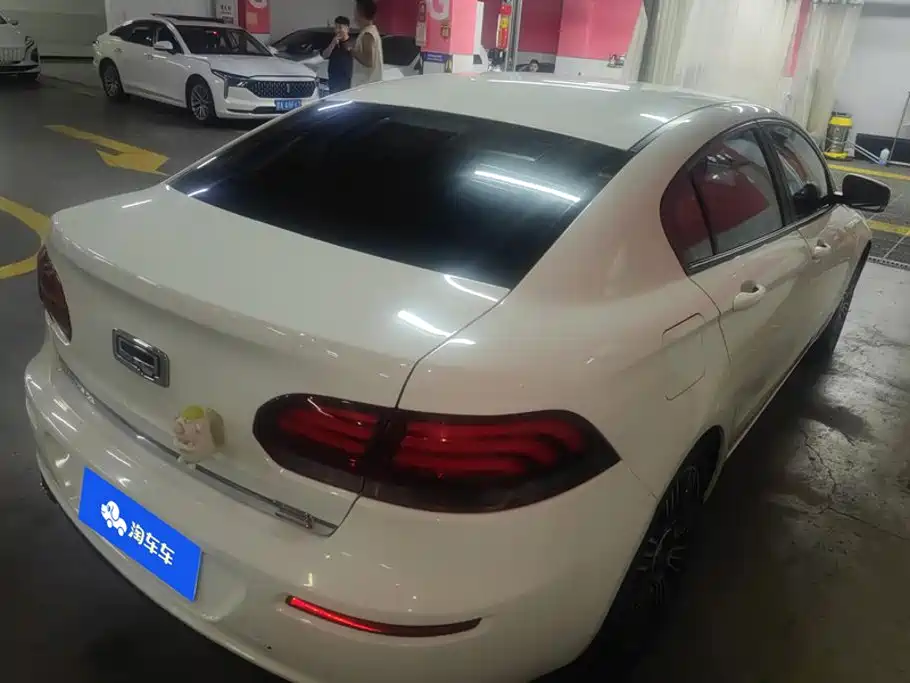 Qoros Qoros 3 — миниатюра 3