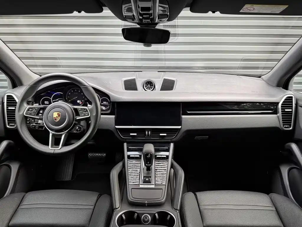 Porsche Cayenne Hybrid — миниатюра 5
