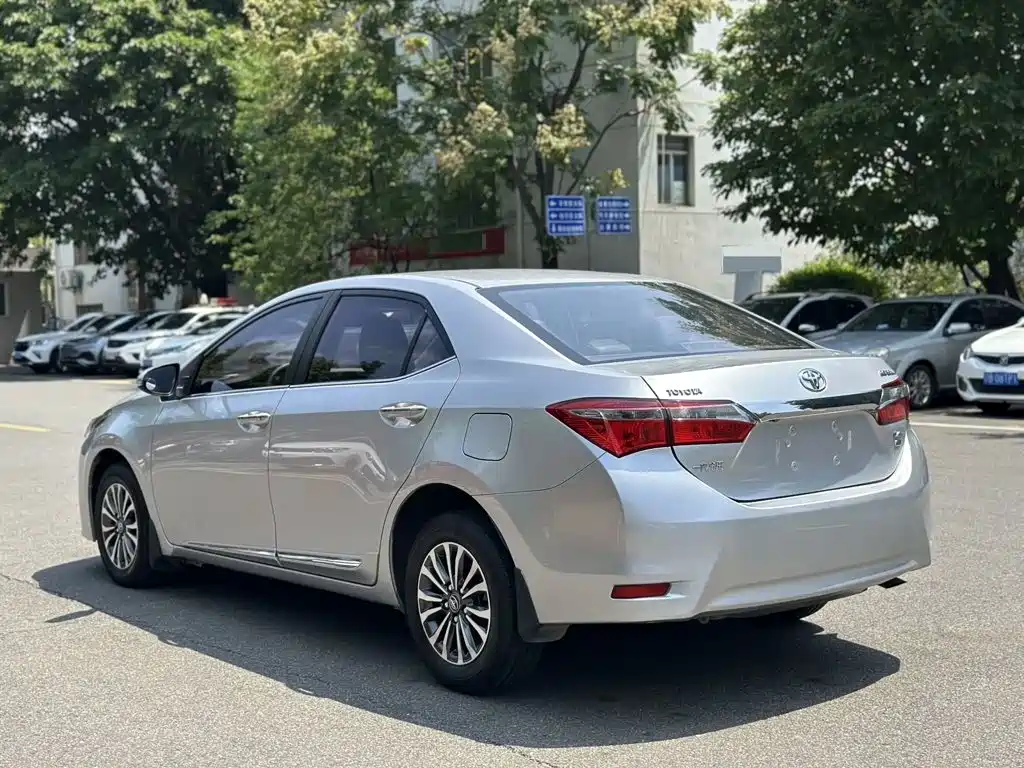Toyota Corolla — миниатюра 8