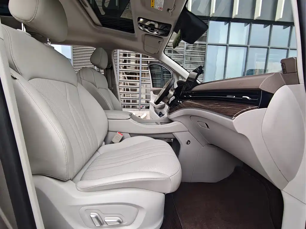 Roewe iMAX8 New Energy — миниатюра 5