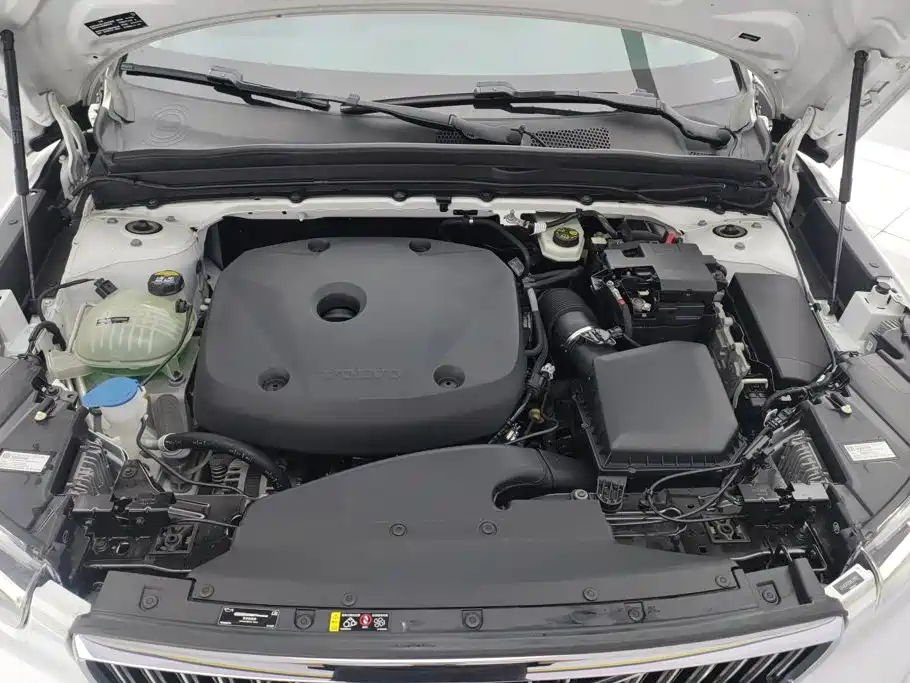 Volvo XC40 — миниатюра 10