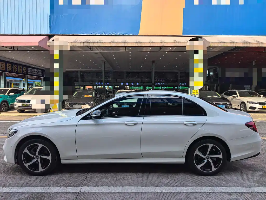 Mercedes-Benz E-Class — миниатюра 5