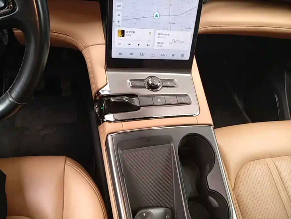 NIO ES6 — миниатюра 14