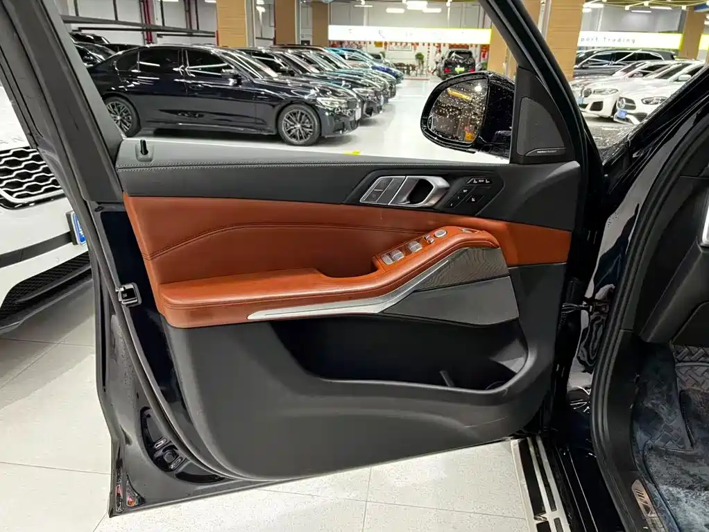 BMW X7 — миниатюра 4
