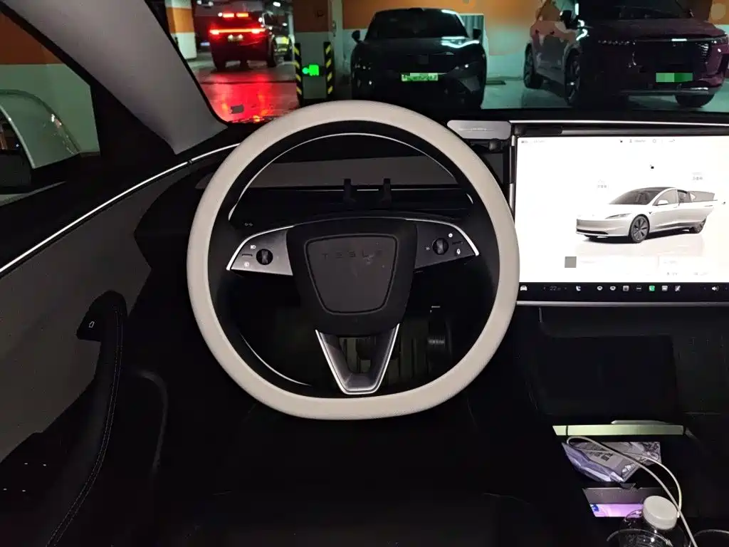 Tesla Model 3 — миниатюра 11