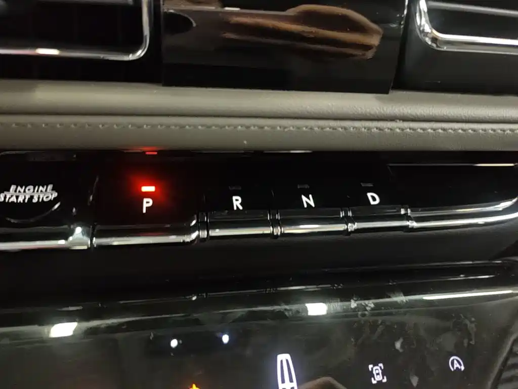 Lincoln Aviator — миниатюра 14