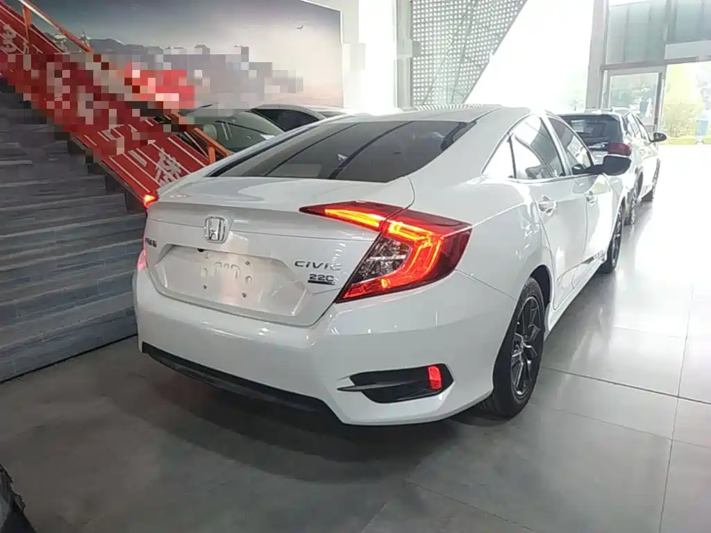 Honda Civic — миниатюра 7