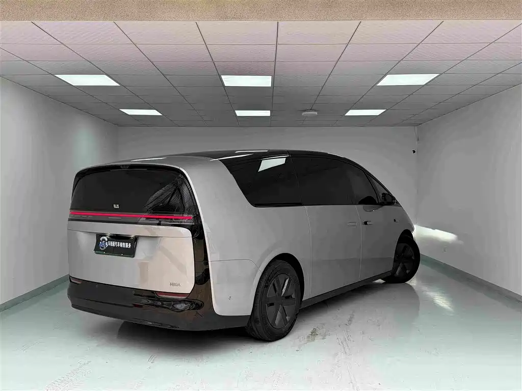 Li Auto Li MEGA — миниатюра 18