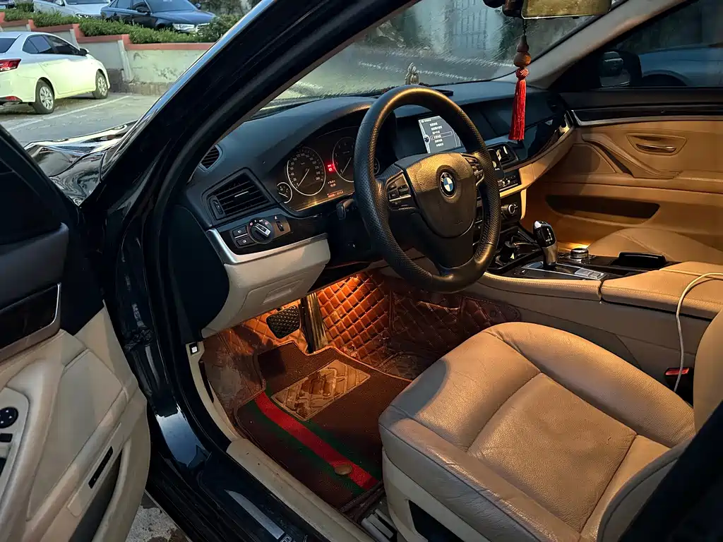 BMW 5 Series — миниатюра 8