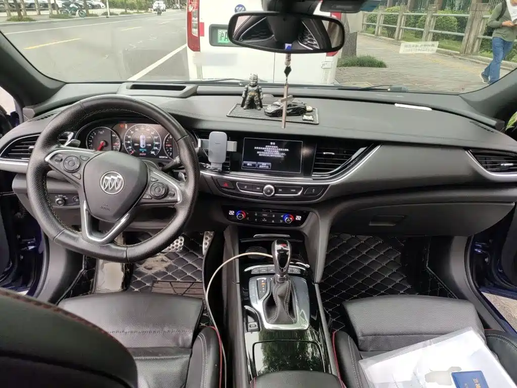 Buick Regal — миниатюра 6