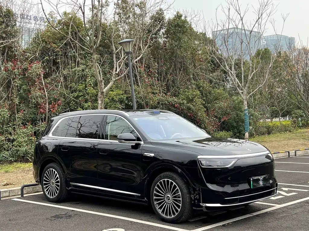 AITO ASK THE WORLD M8