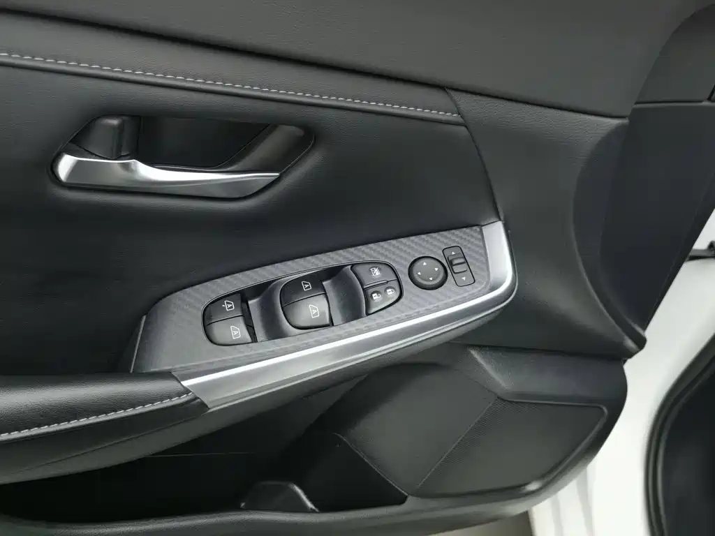 Nissan Sylphy — миниатюра 9