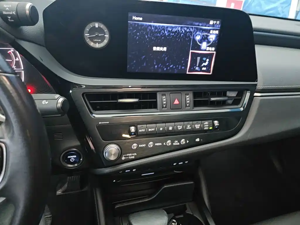 Lexus ES — миниатюра 13