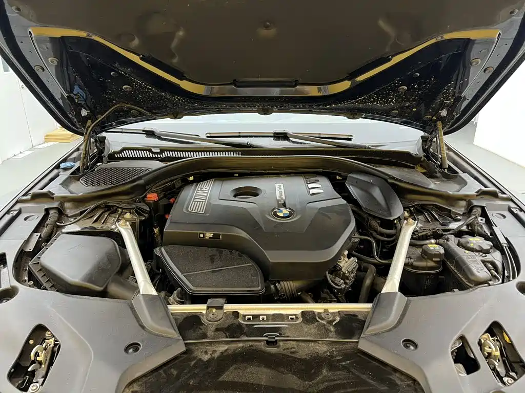BMW 5 Series — миниатюра 11