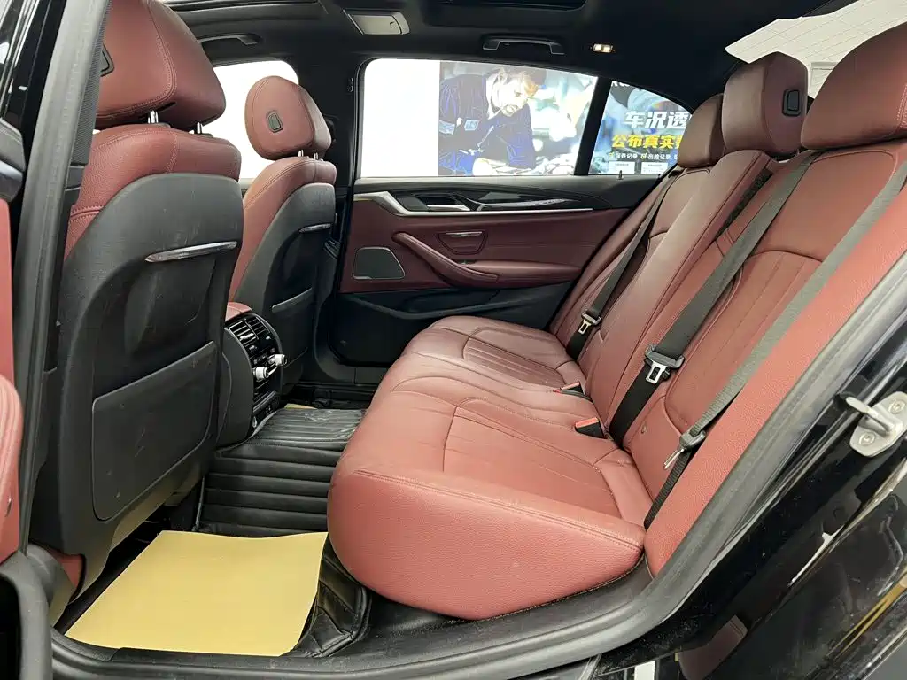 BMW 5 Series — миниатюра 22