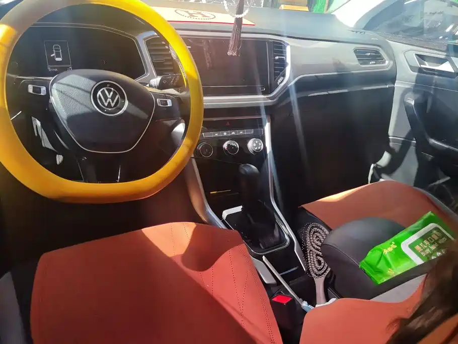 Volkswagen T-Roc — миниатюра 12