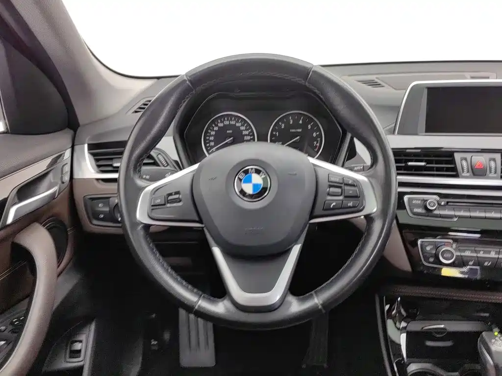 BMW X1 — миниатюра 11