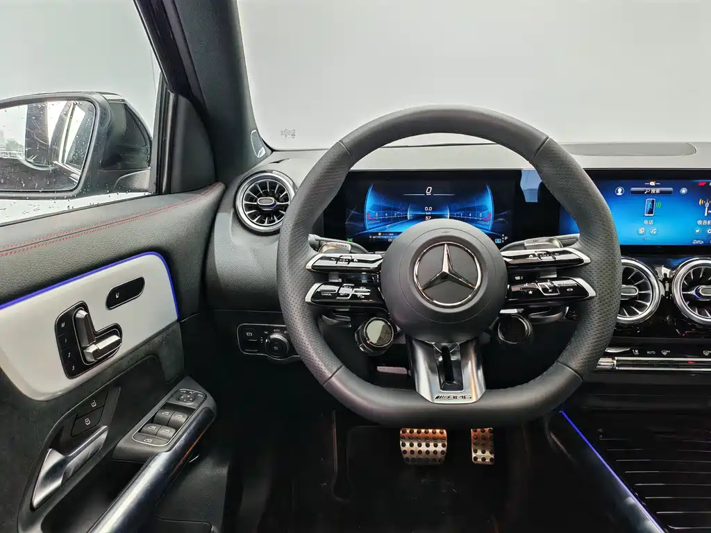 Mercedes-Benz GLA AMG — миниатюра 9