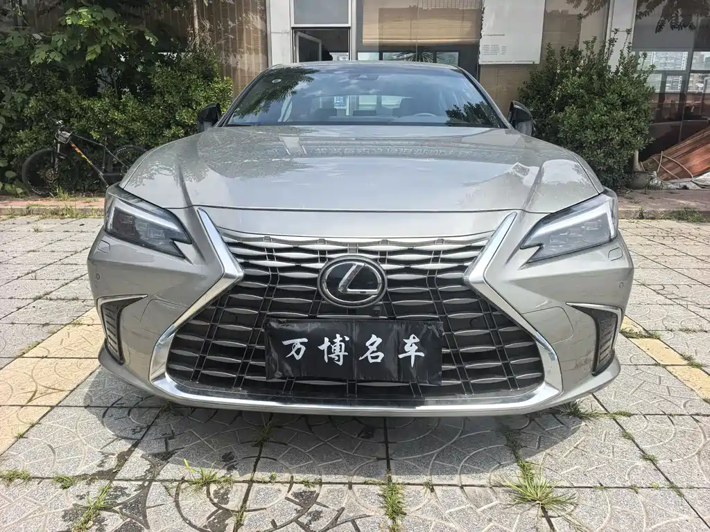 Lexus ES 2025 200 Premium