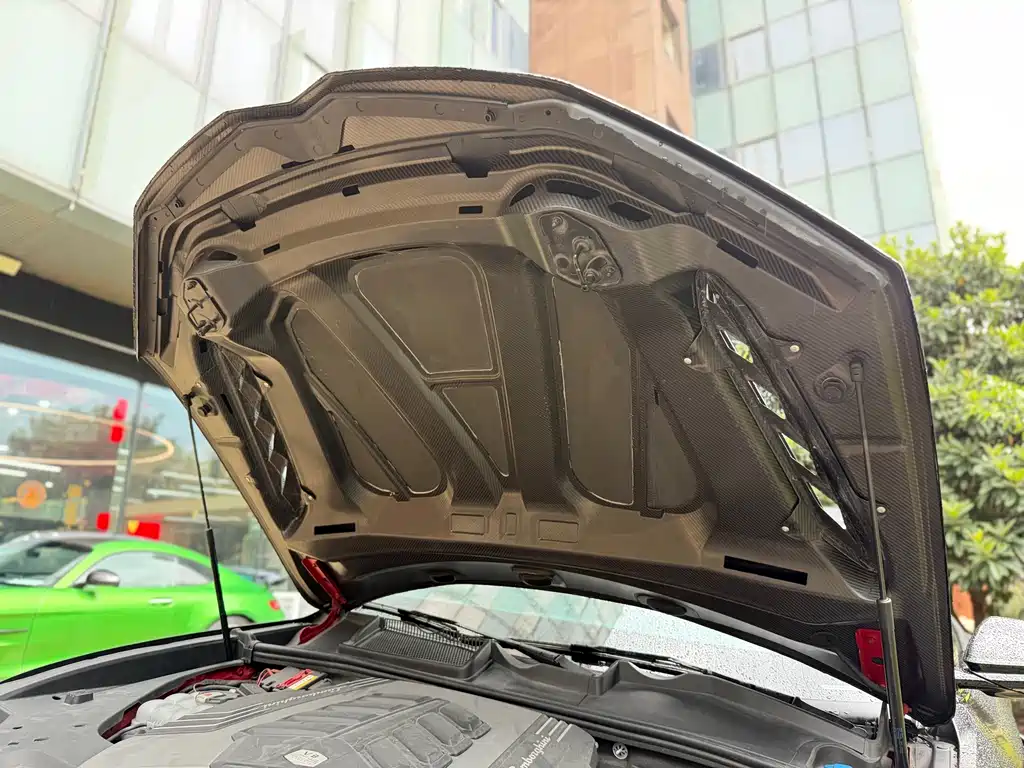 Lamborghini Urus — миниатюра 13