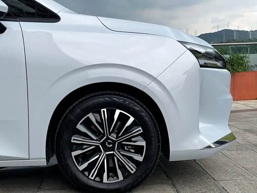 Wuling Xingguang 730 New Energy — миниатюра 19