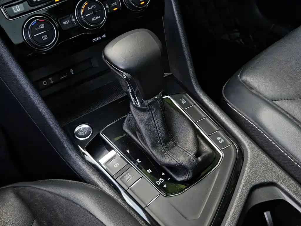 Volkswagen Tiguan L — миниатюра 24