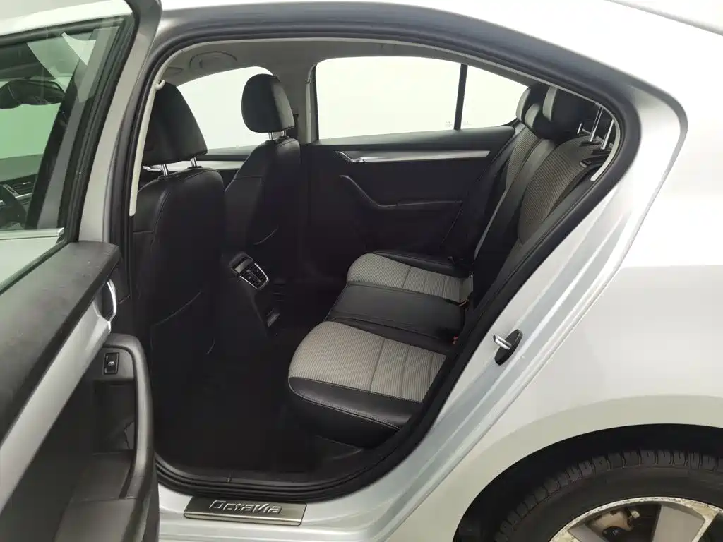 Skoda Octavia — миниатюра 15