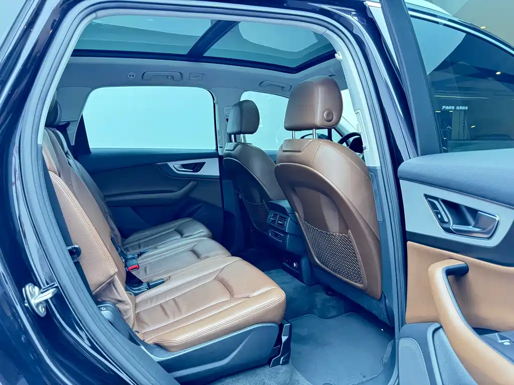 Audi Q7 — миниатюра 12