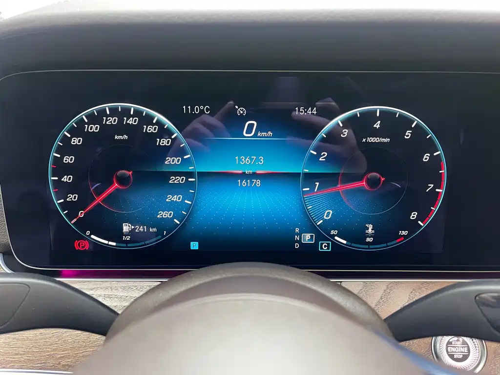 MERCEDES-BENZ E CLASS