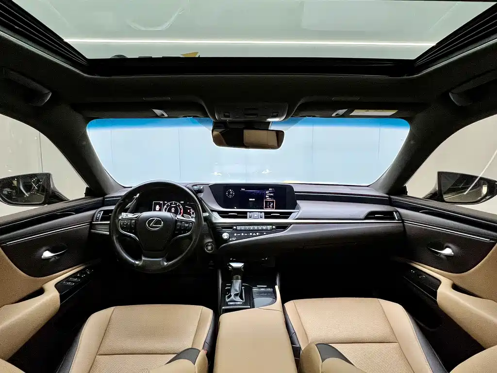Lexus ES 2020 200