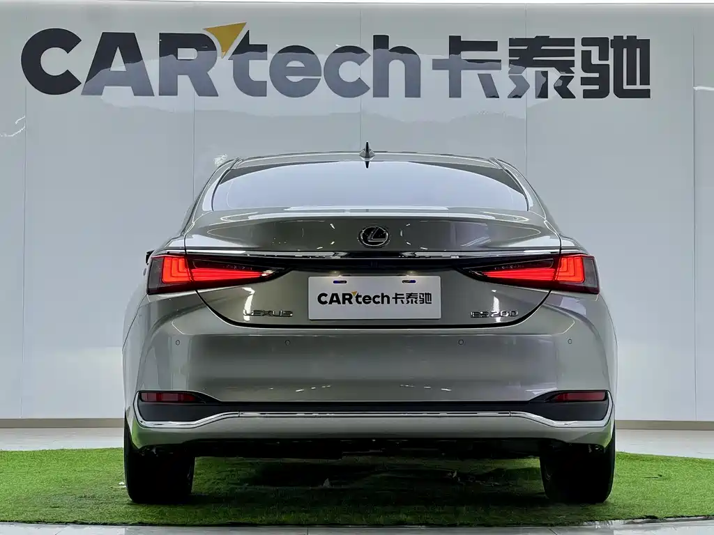 Lexus ES 2020 200