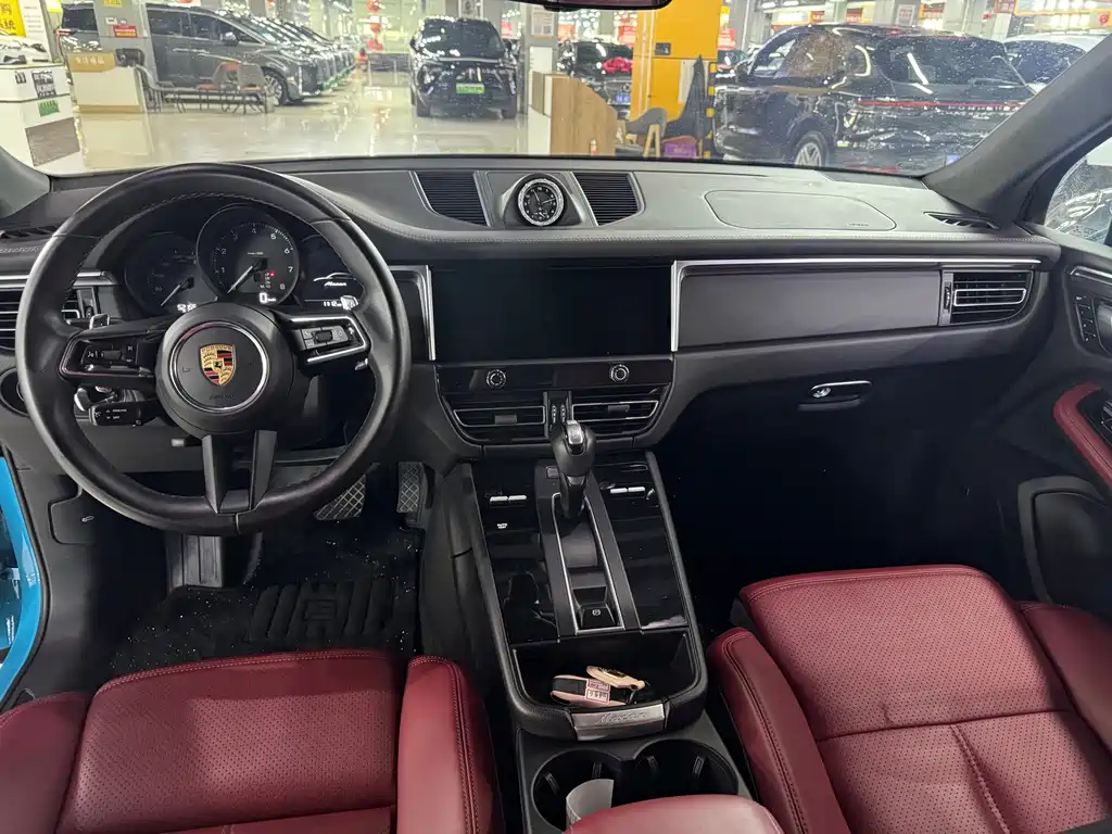 Porsche Macan — миниатюра 7