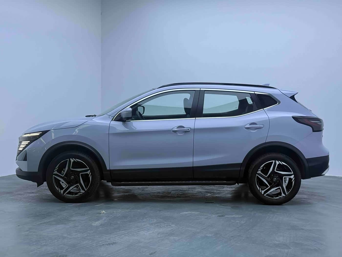 Nissan Qashqai 2.0 л 2024 г. Голубой, пробег 14600 км
