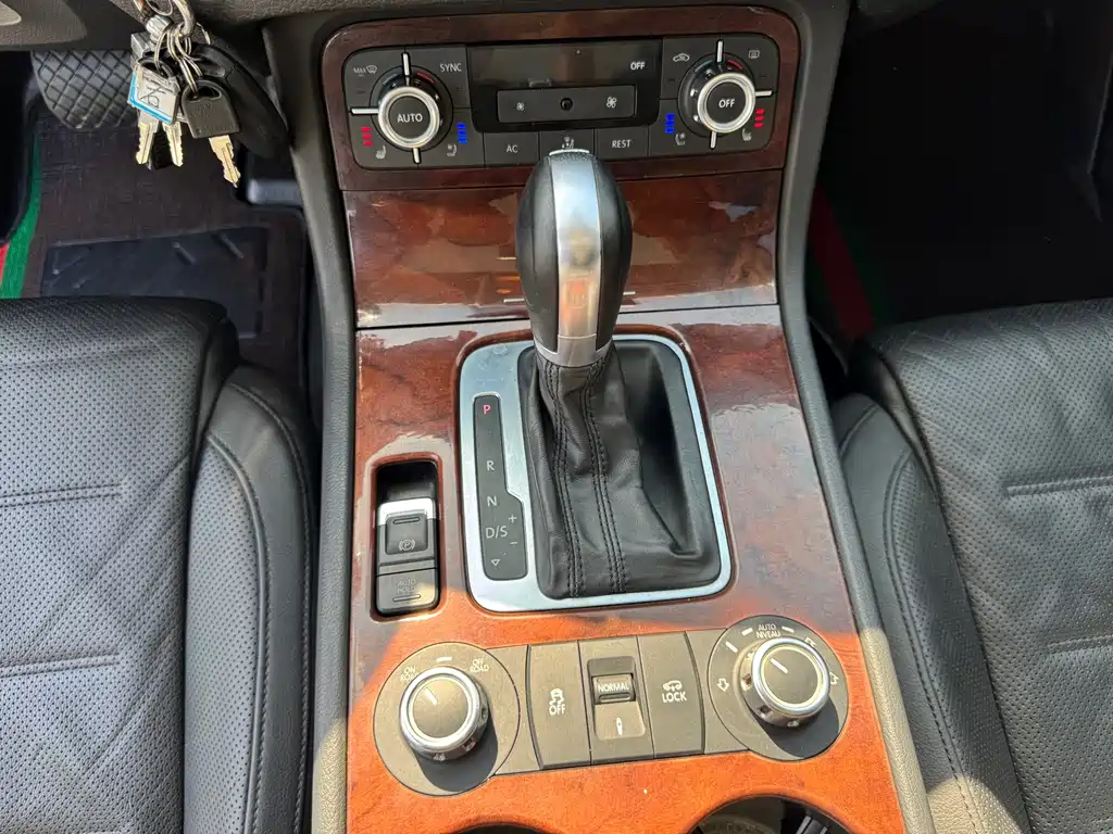 Volkswagen Touareg — миниатюра 11