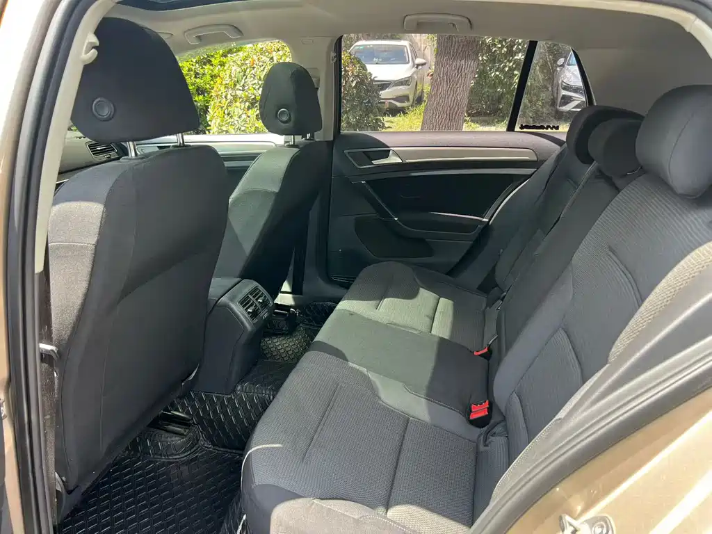 Volkswagen Golf — миниатюра 5
