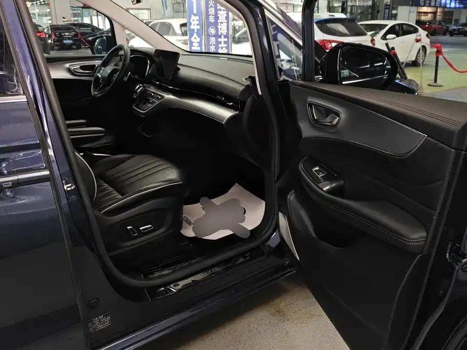 Roewe iMAX8 — миниатюра 8