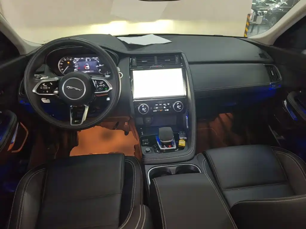 Jaguar E-PACE — миниатюра 10