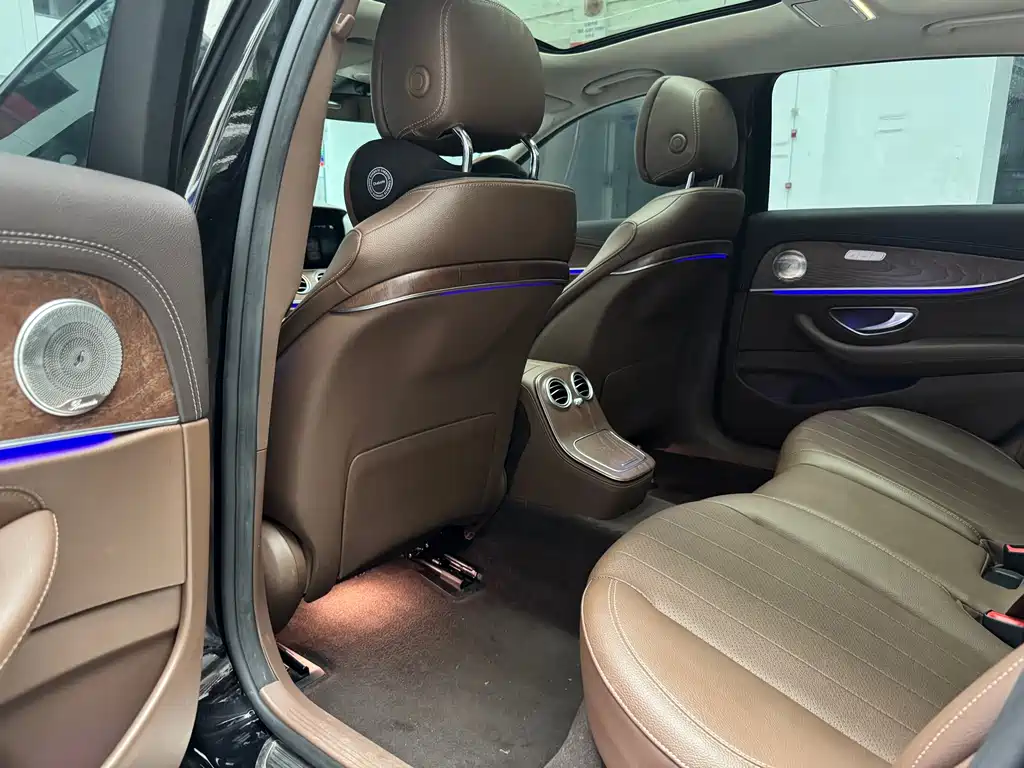 MERCEDES-BENZ E CLASS