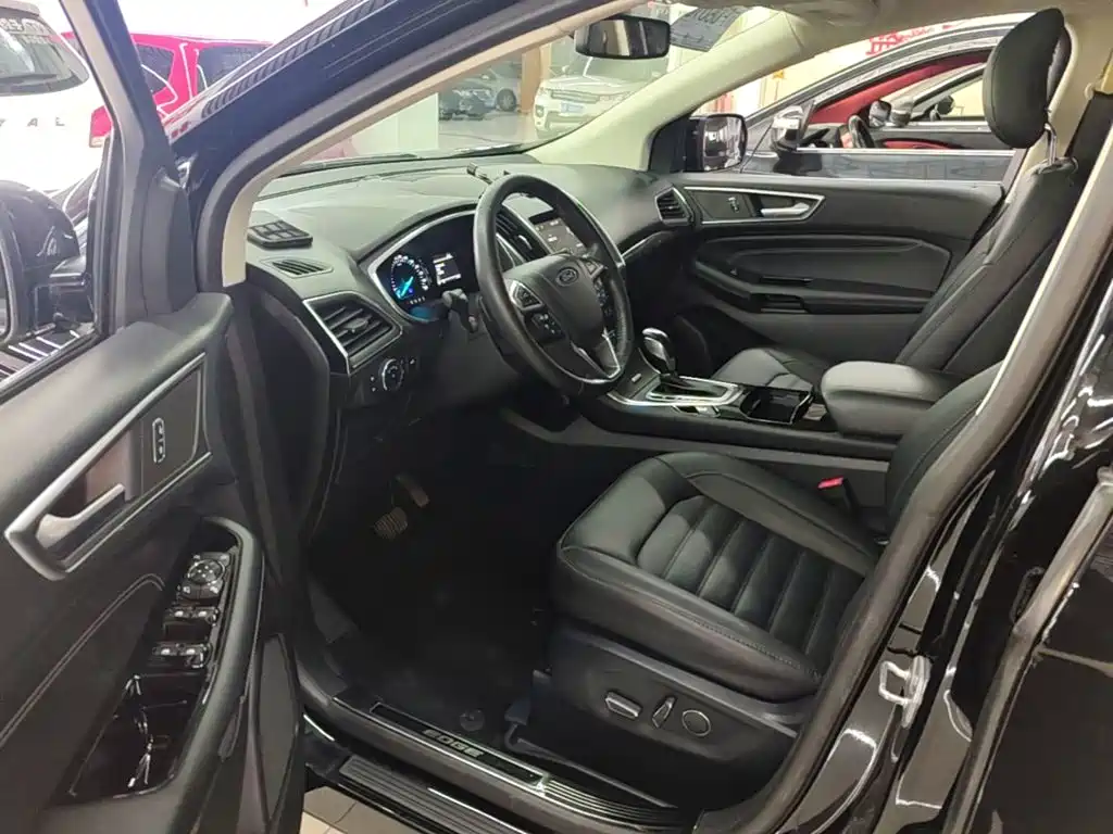 Ford Edge — миниатюра 16