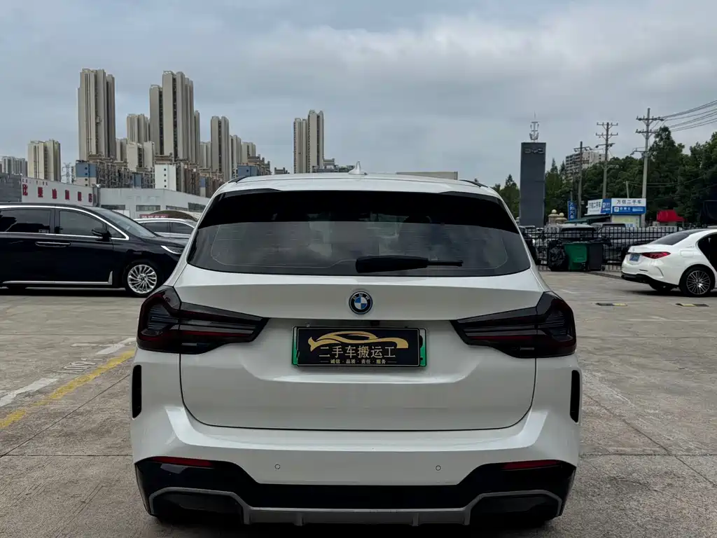 BMW iX3 — миниатюра 8