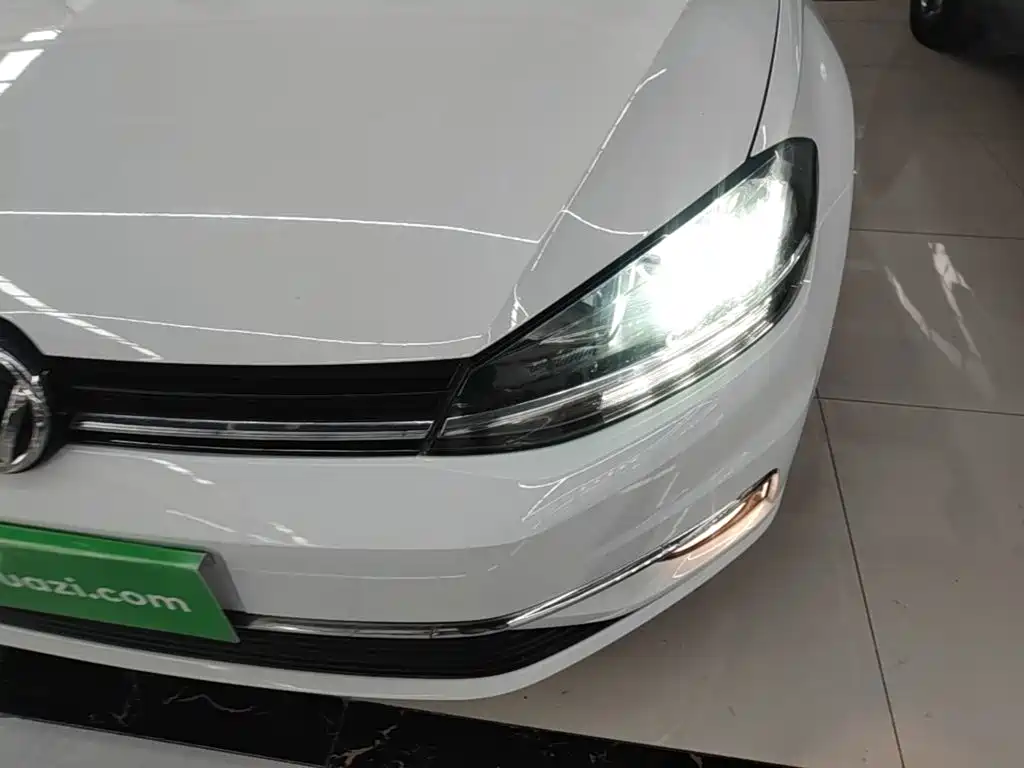 Volkswagen Golf — миниатюра 24