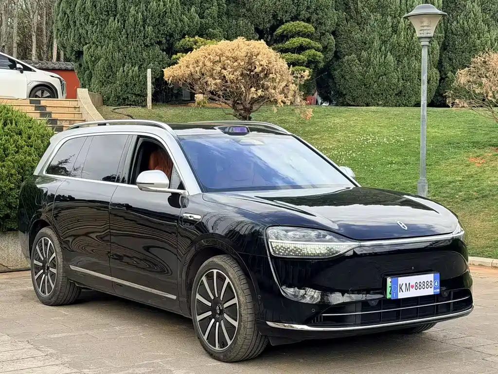 AITO ASK THE WORLD M9