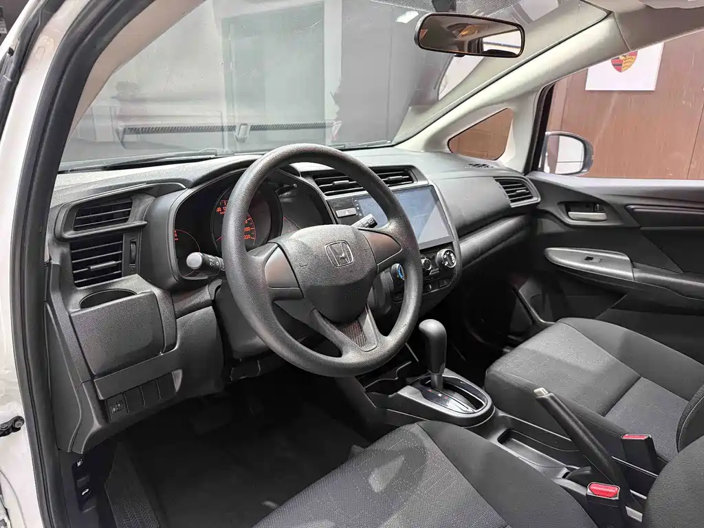 Honda Fit — миниатюра 8