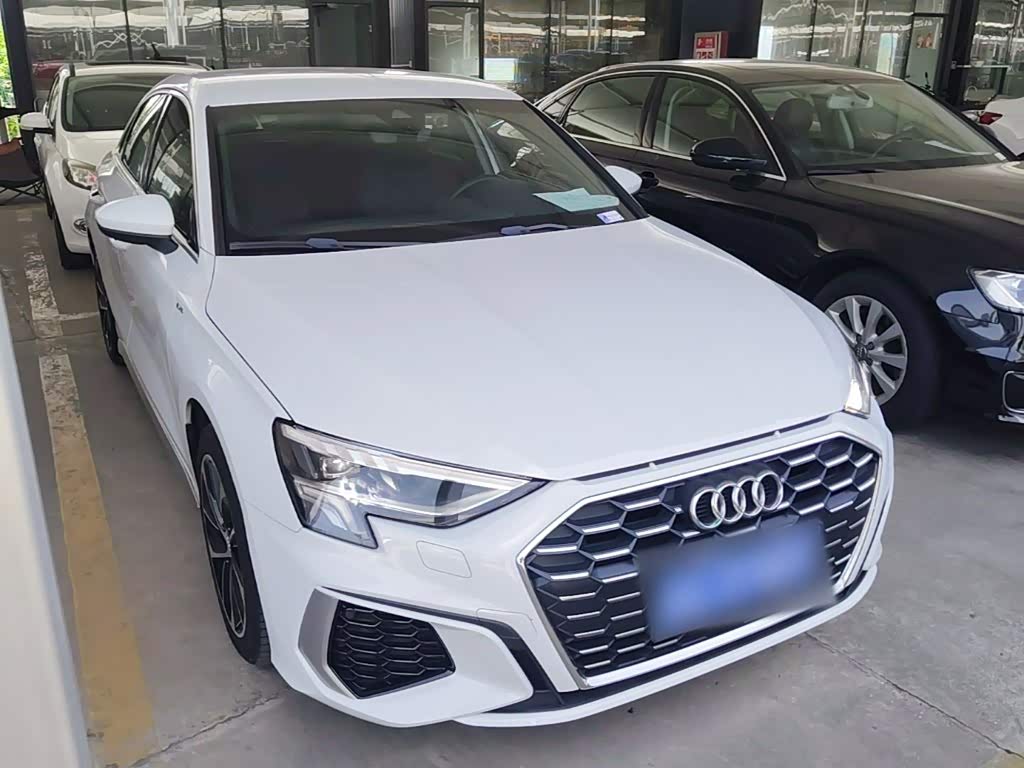 Audi A3 1.4 л 2021 г. Белый, пробег 39800 км