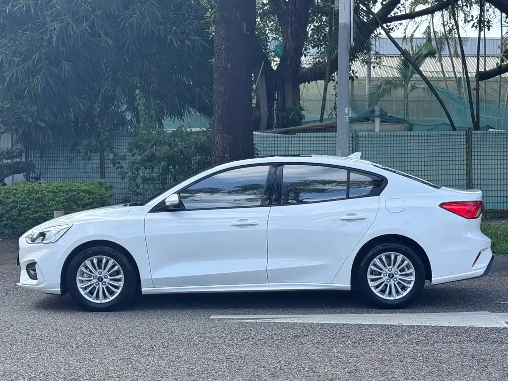 Ford Focus — миниатюра 5
