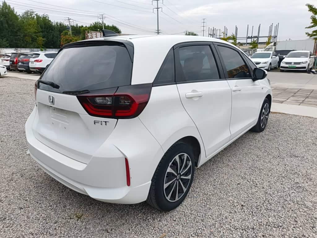 Honda Fit 1.5 л 2022 г. Белый, пробег 45199 км
