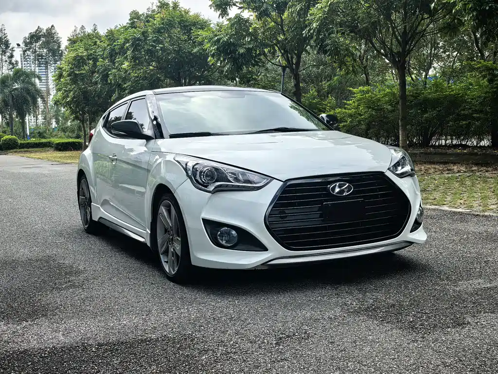HYUNDAI VELOSTER