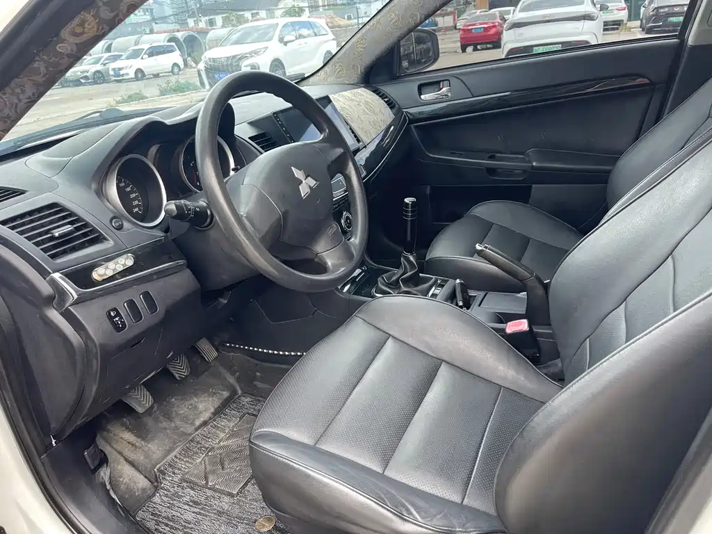 Mitsubishi Lancer EX — миниатюра 9