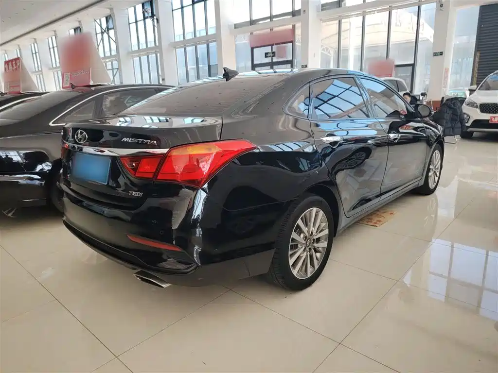 Hyundai Mistra 2017 1.6T AT GLS V